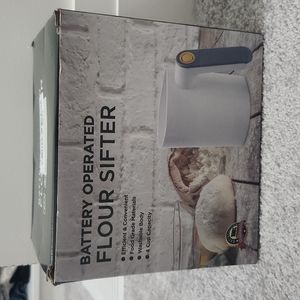 Battery operated flur sifter